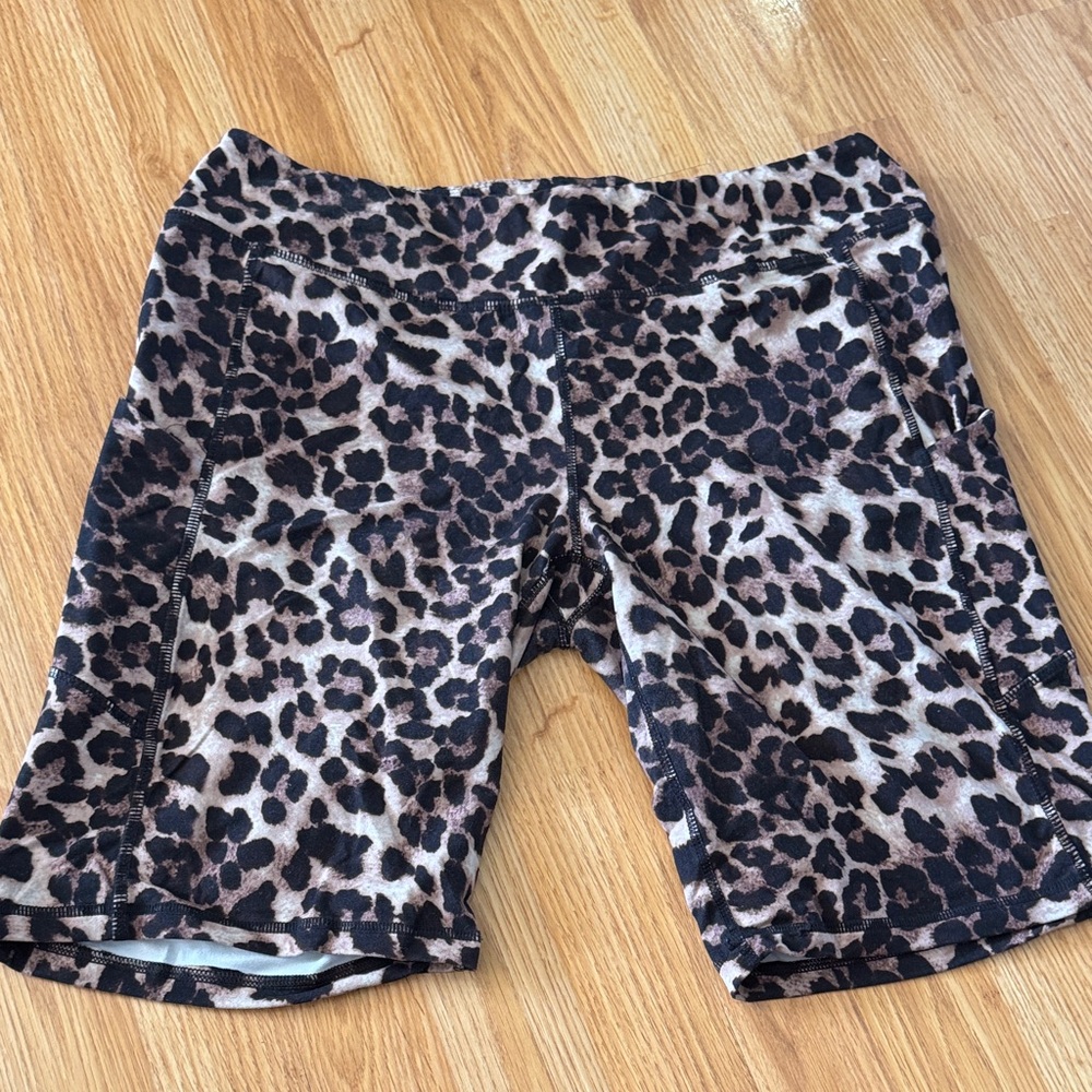 High-Rise Leopard Print Bike Shorts - Brown/Black